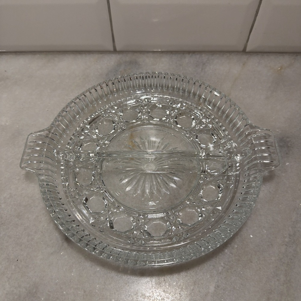 Vintage Federal Glass Glass Divided Relish Serving Dish Plate Bowl 7.25" OLA05